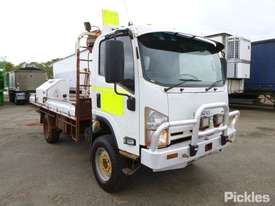 2013 Isuzu NPS300 - picture0' - Click to enlarge