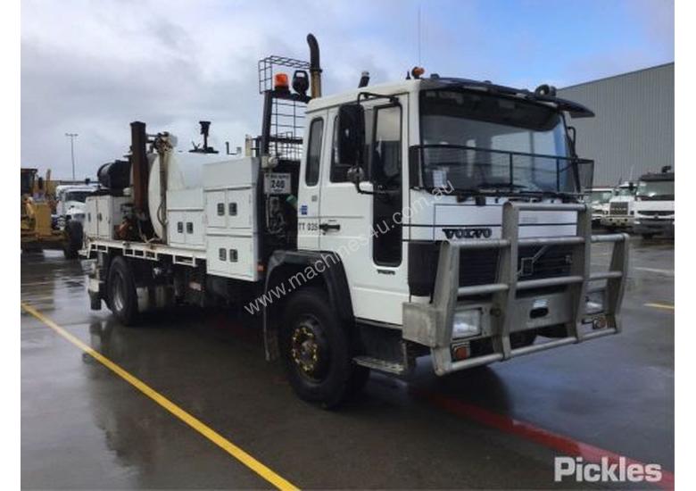 caption 1991 Volvo FL6