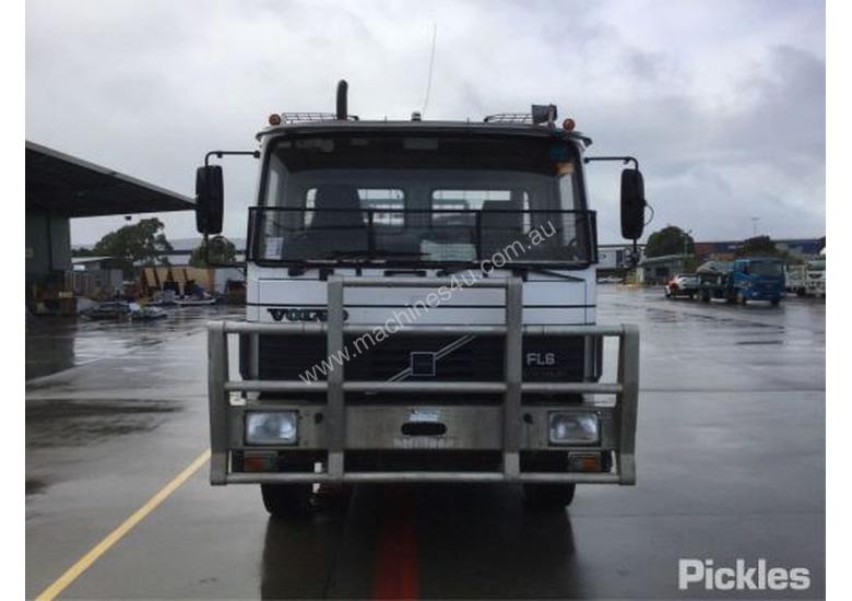 caption 1991 Volvo FL6