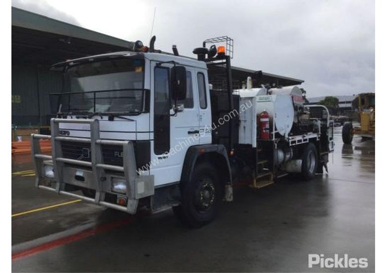 caption 1991 Volvo FL6