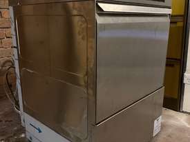 Commercial dishwasher - picture0' - Click to enlarge