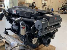 VM Motori MD706LX 235kW Marine Diesel  + Twin Disc MG-5055A Marine Transmission - picture2' - Click to enlarge