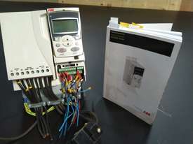 INVERTER DRIVE  ABB ACS355 - 03E - 23A1 - 4.  THIS UNIT IS OFF A CNC ROUTER.  VERY GOOD  CONDITION  - picture1' - Click to enlarge