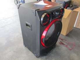 LG CK99 Xboom Hi-fi System - picture2' - Click to enlarge
