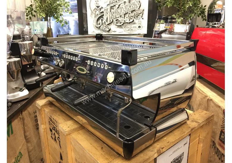 caption LA MARZOCCO GB5 3 GROUP CHROME ESPRESSO COFFEE MACHINE