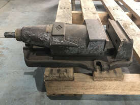 HYL Machine Vice 150mm Suitable for Drill or Milling Machine - picture2' - Click to enlarge