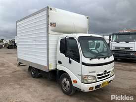 2009 Hino 300 series - picture0' - Click to enlarge