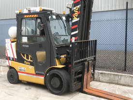 6.0T CNG Counterbalance Forklift  - picture0' - Click to enlarge