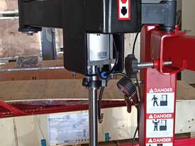 Tyre Changer Machine + Helper Arm BRIGHT LC810+PL230 - picture1' - Click to enlarge
