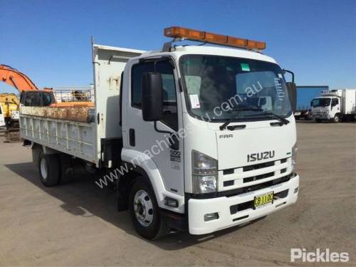 2014 Isuzu FRR500 Medium