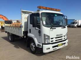 2014 Isuzu FRR500 Medium - picture0' - Click to enlarge