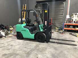 Mitsubishi Forklift 2.5t - picture0' - Click to enlarge