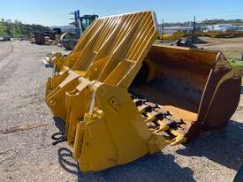 2020 Caterpillar 953D 4in1 Bucket  - picture2' - Click to enlarge