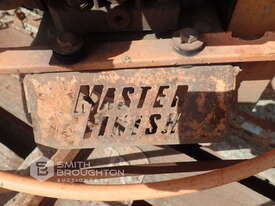 MASTER FINISH DIESEL CONCRETE TROWEL MACHINE - picture2' - Click to enlarge