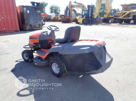 2012 HUSQVARNA CTH 2138R RIDE ON MOWER - picture2' - Click to enlarge
