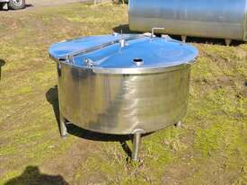 STAINLESS STEEL TANK, MILK VAT 680 LT - picture2' - Click to enlarge