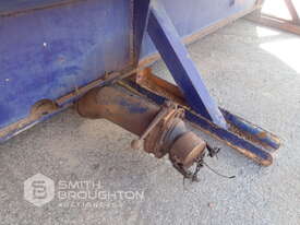 6M DIESEL TANK WITH CONTAINER LOCKS & 3 X PALLETS COMPRISING OF HOSE & HOSE REEL - picture2' - Click to enlarge