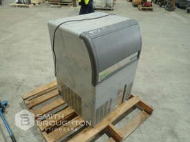 SCOTSMAN EC127 ICE MAKER - picture0' - Click to enlarge