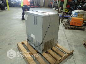 SCOTSMAN EC127 ICE MAKER - picture0' - Click to enlarge