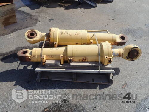 2 X D475A-5 KOMATSU BLADE TILT CYLINDERS