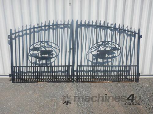 4.2m Bi-Parting Animal Gates