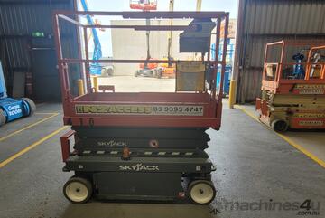 SkyJack 3219 Elcectric Scissor lift