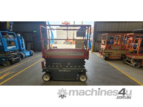 caption SkyJack 3219 Elcectric Scissor lift