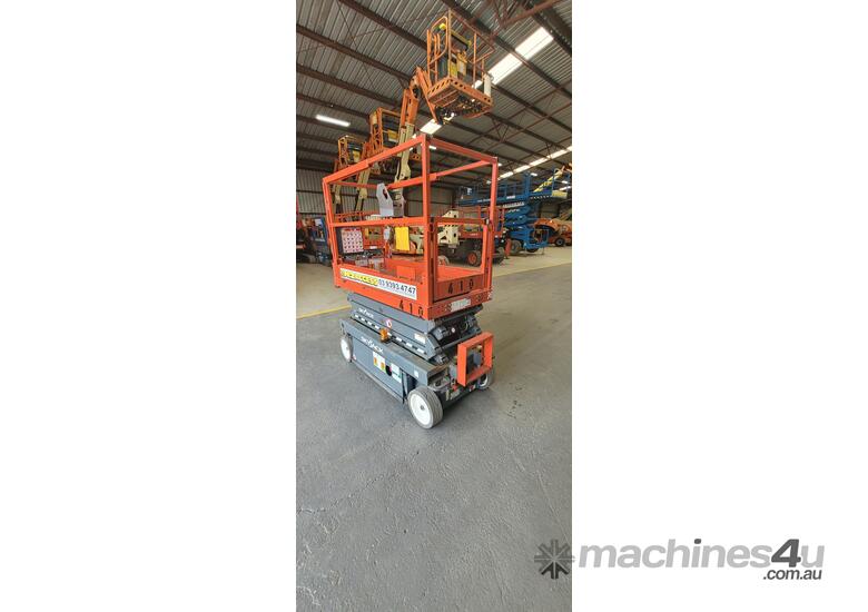 caption SkyJack 3219 Elcectric Scissor lift