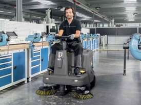 Ride-on Floor Sweeper - picture2' - Click to enlarge