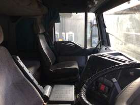 1998 Iveco Prime Mover - picture2' - Click to enlarge