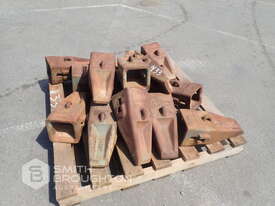 PALLET COMPRISING OF HITACHI BUCKET TEETH (UNUSED) - picture0' - Click to enlarge