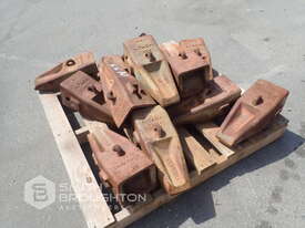 PALLET COMPRISING OF HITACHI BUCKET TEETH (UNUSED) - picture2' - Click to enlarge