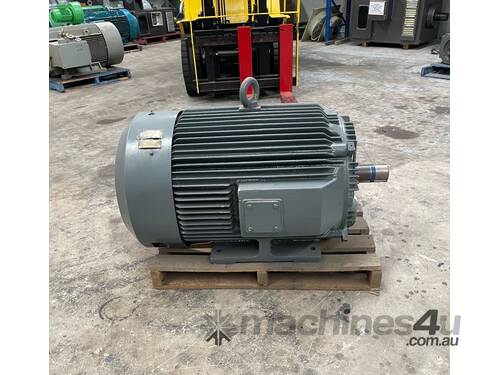 150 kw 200 hp 4 pole 1480 rpm 415 volt Foot Mount 315M Frame Toshiba AC Electric Motor