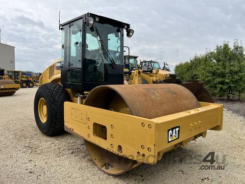 2017 Caterpillar CS66B Roller 