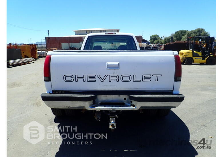 caption 1988 GMC CHEVEROLET GM3500 4X4 DUAL CAB WELL BODY UTE