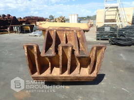 TITAN EXCAVATOR HYDRAULIC FIVE FINGER GRAB - picture2' - Click to enlarge