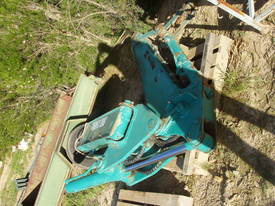 Excavator Kobelco SK75 Wrecking - picture1' - Click to enlarge