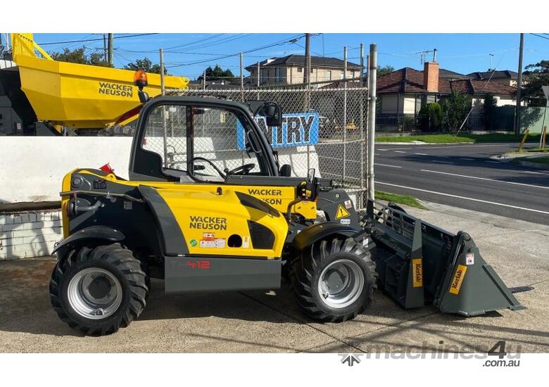 caption Telehandlers TH412