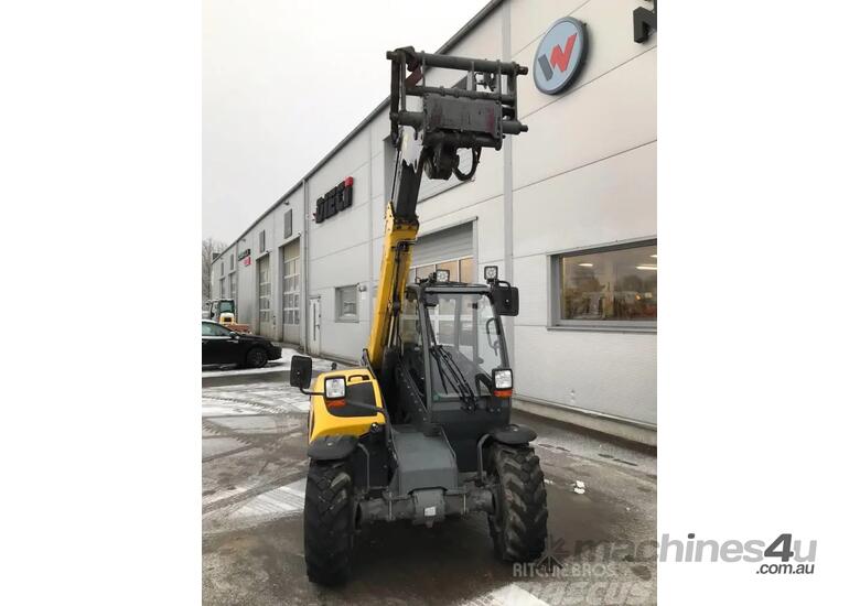 caption Telehandlers TH412