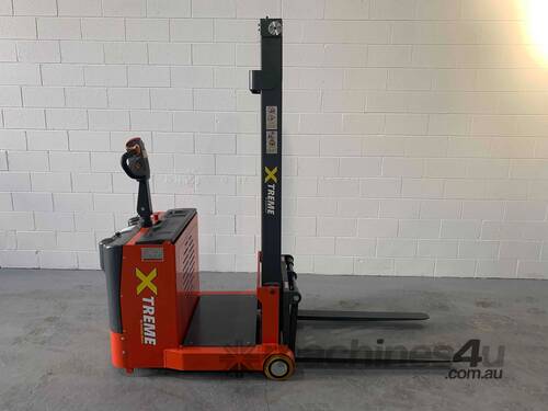 Xtreme 700kg Compact Stacker