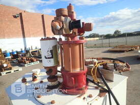 GREASE TANK & PUMP - picture1' - Click to enlarge