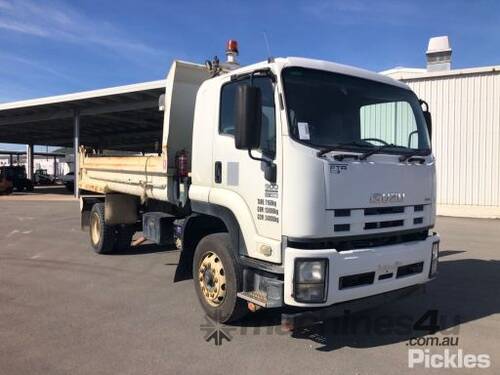 2012 Isuzu FTR900