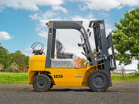 LGMA LC25 - 2.5T Forklift - picture0' - Click to enlarge