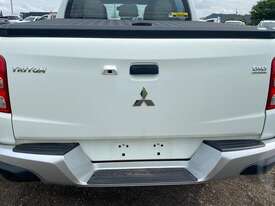 Mitsubishi Triton MQ - picture2' - Click to enlarge