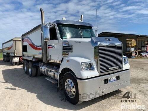 2018 Freightliner Coronado 114