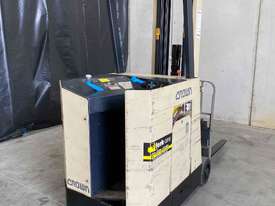 Crown Reach Truck - picture1' - Click to enlarge