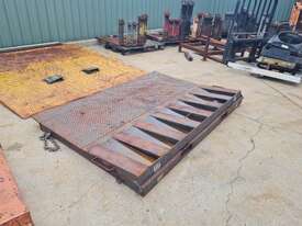 FOR SALE - Crystalline Container Ramp - picture0' - Click to enlarge