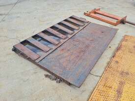 FOR SALE - Crystalline Container Ramp - picture2' - Click to enlarge