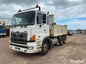 2010 Hino FS 700 2844 - picture0' - Click to enlarge