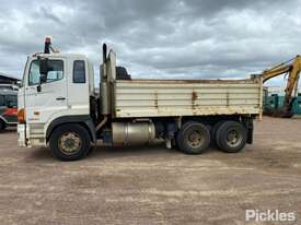 2010 Hino FS 700 2844 - picture1' - Click to enlarge